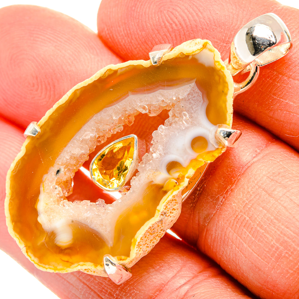 Geode Slice Pendants handcrafted by Anasilvercos - PD31341