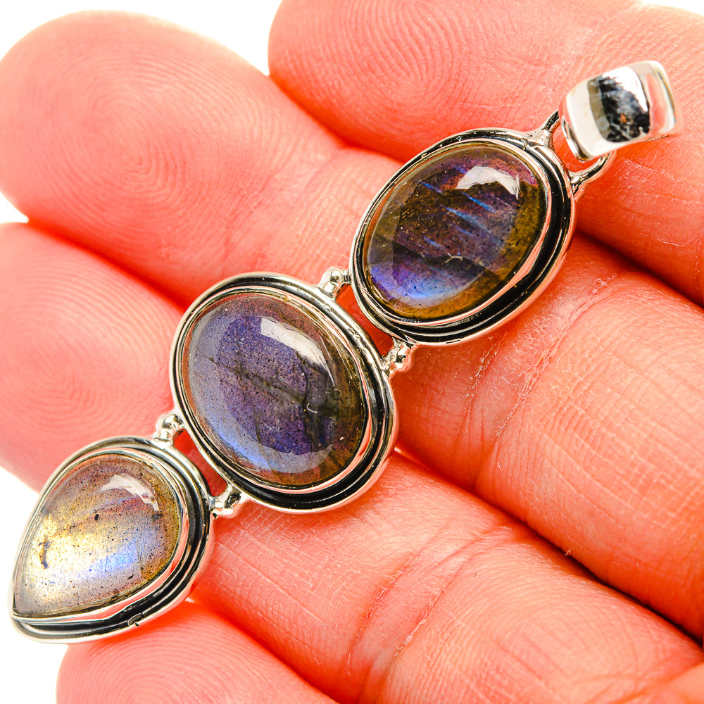 Labradorite Pendants handcrafted by Anasilvercos - PD31345