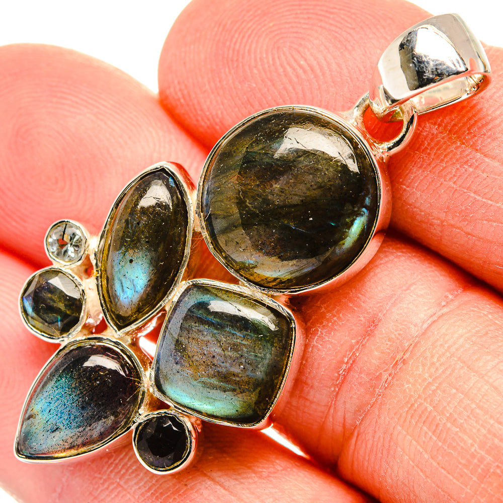 Labradorite Pendants handcrafted by Anasilvercos - PD31347