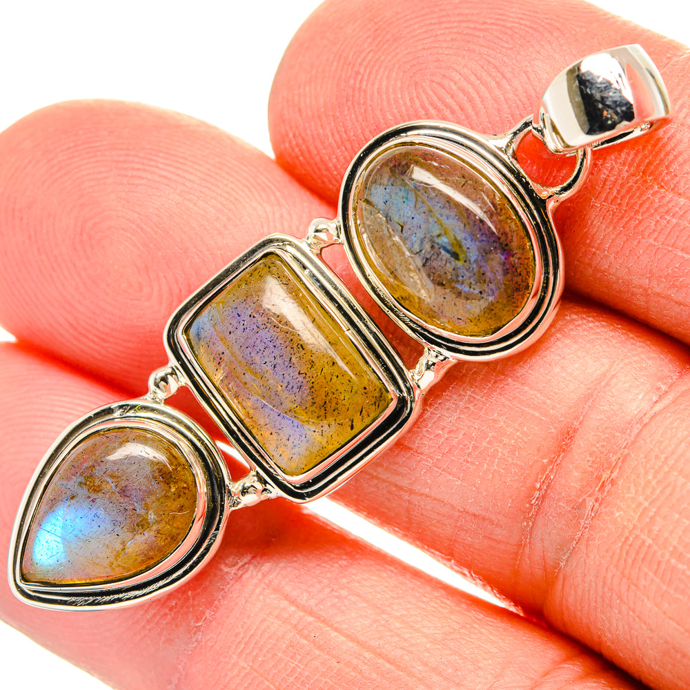 Labradorite Pendants handcrafted by Anasilvercos - PD31357