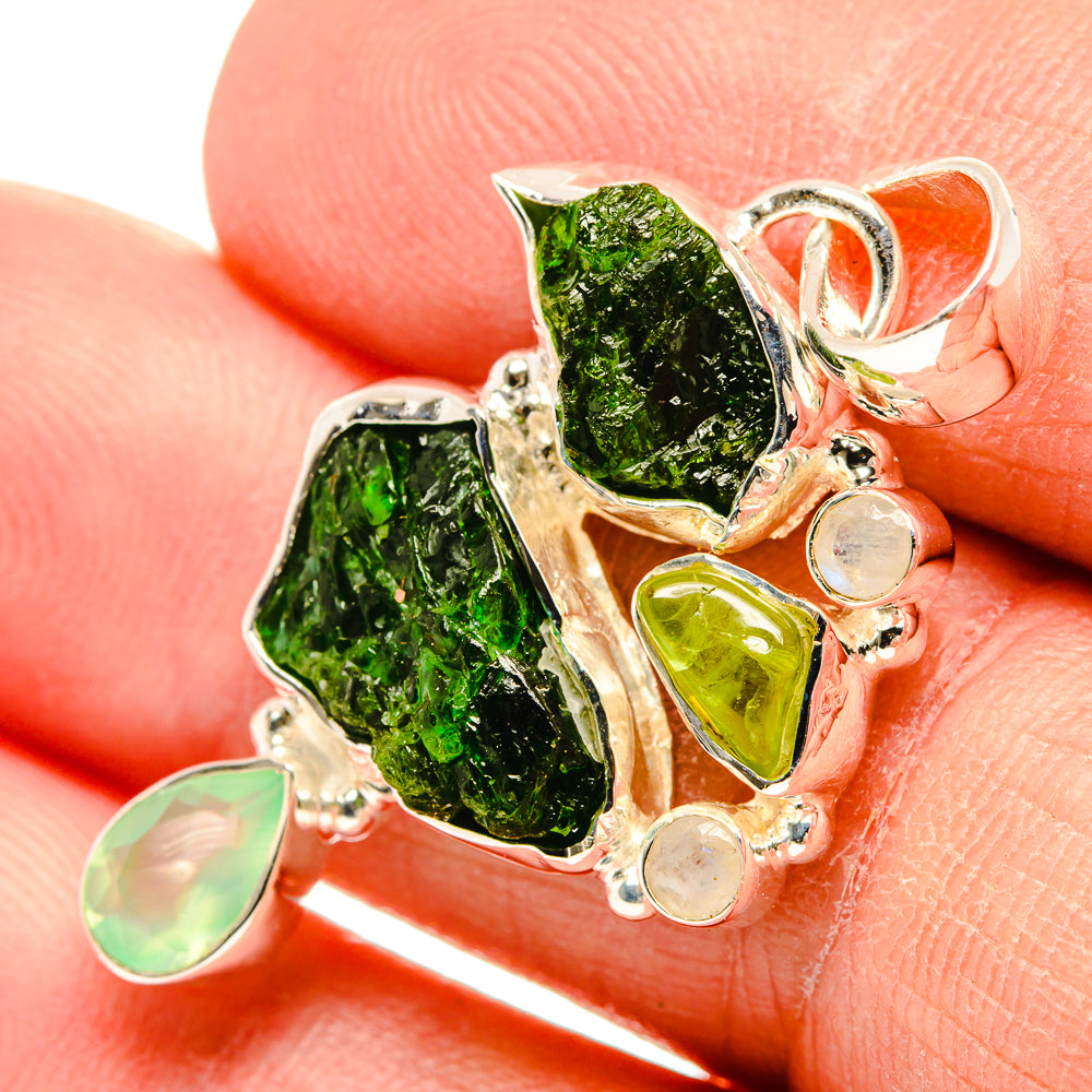 Chrome Diopside Pendants handcrafted by Anasilvercos - PD31393