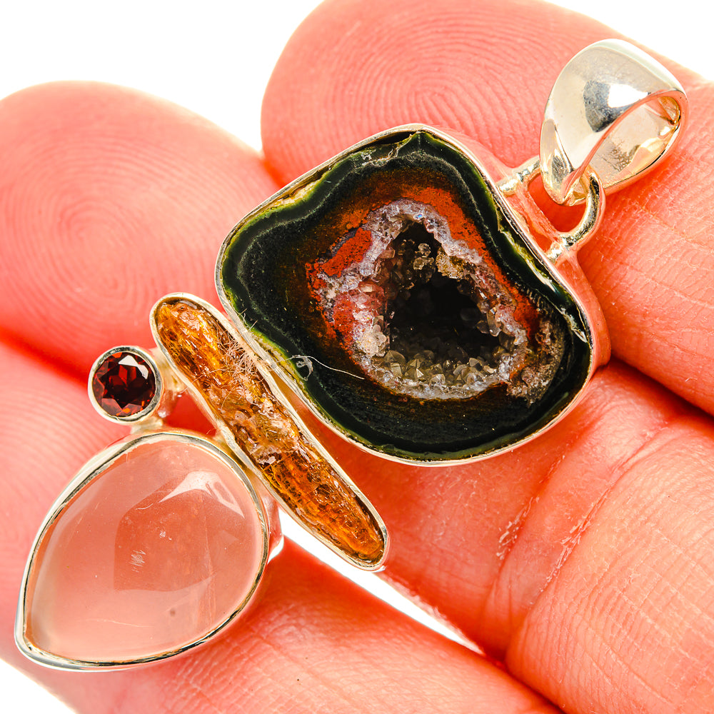 Desert Druzy Pendants handcrafted by Anasilvercos - PD31538