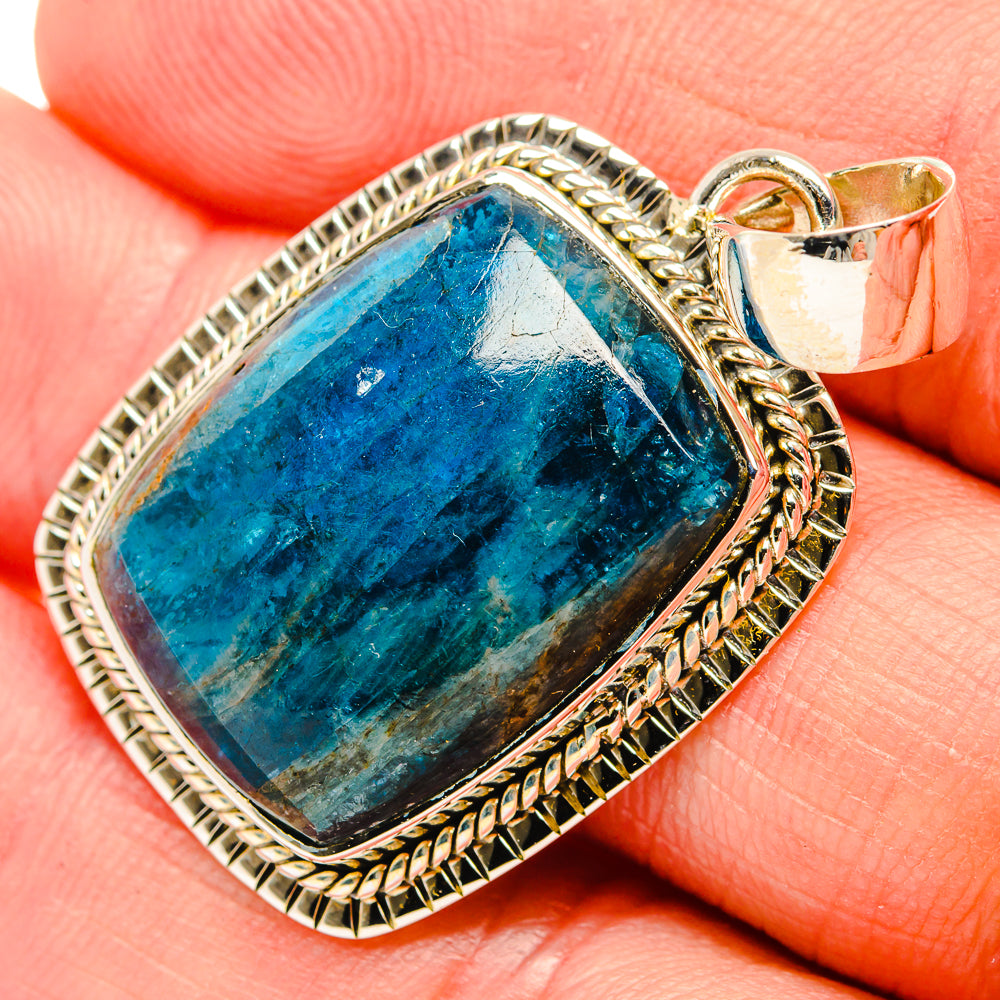 Labradorite Pendants handcrafted by Anasilvercos - PD31643