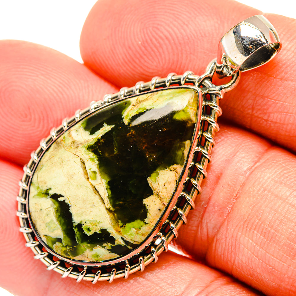 Labradorite Pendants handcrafted by Anasilvercos - PD31726