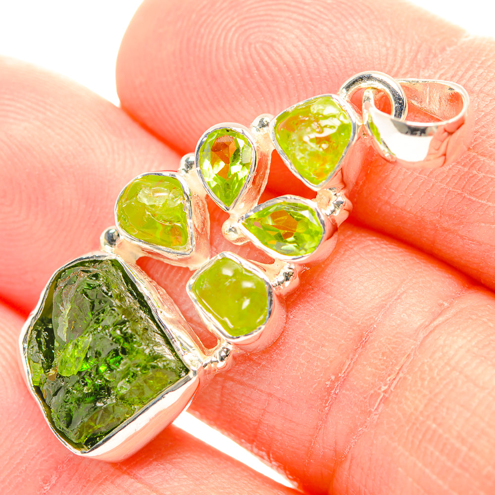Chrome Diopside Pendants handcrafted by Anasilvercos - PD31896
