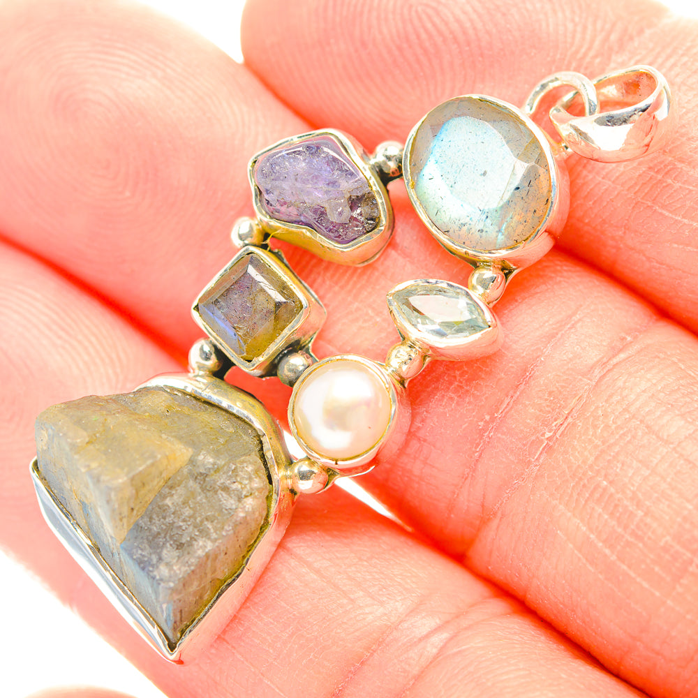 Labradorite Pendants handcrafted by Anasilvercos - PD31899