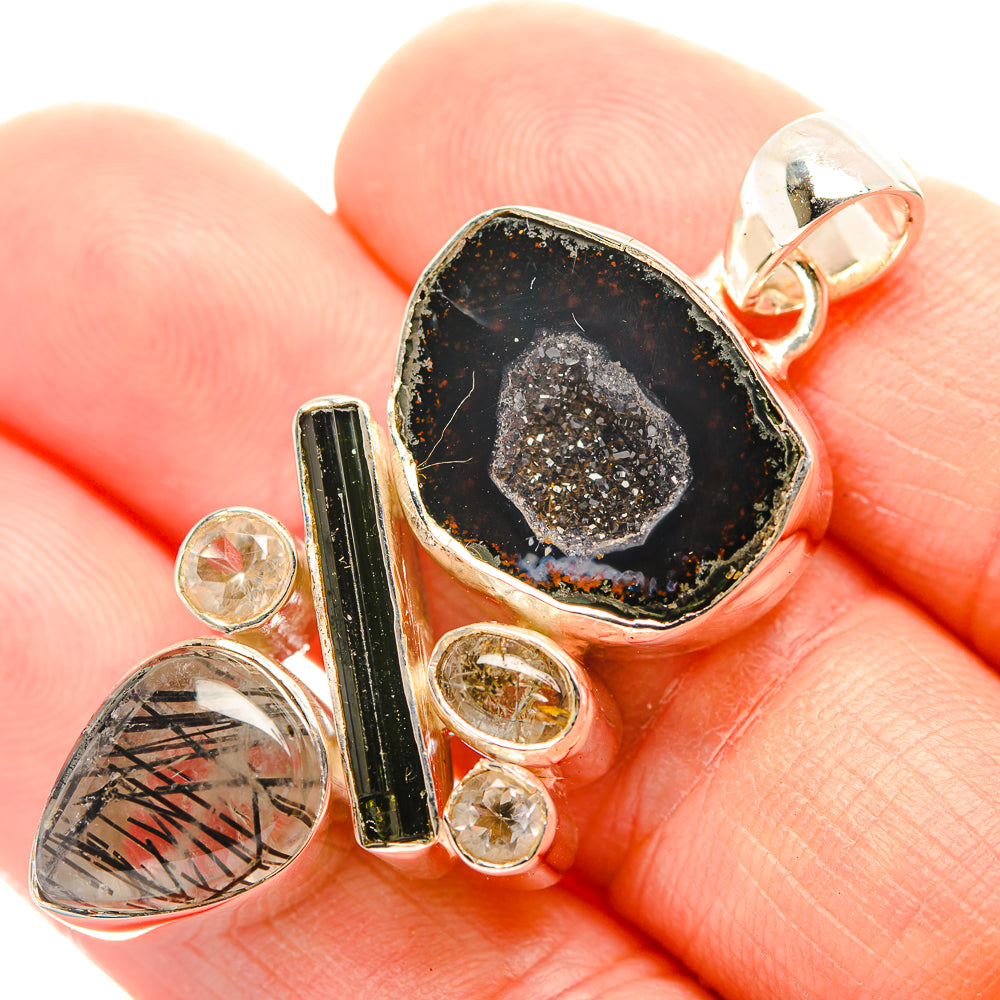 Black Geode Slice Pendants handcrafted by Anasilvercos - PD32016