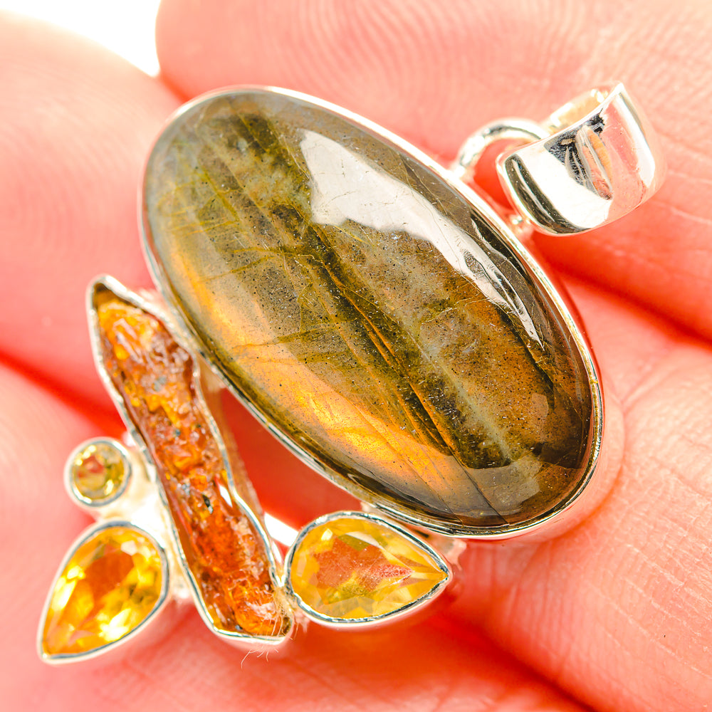 Labradorite Pendants handcrafted by Anasilvercos - PD32072