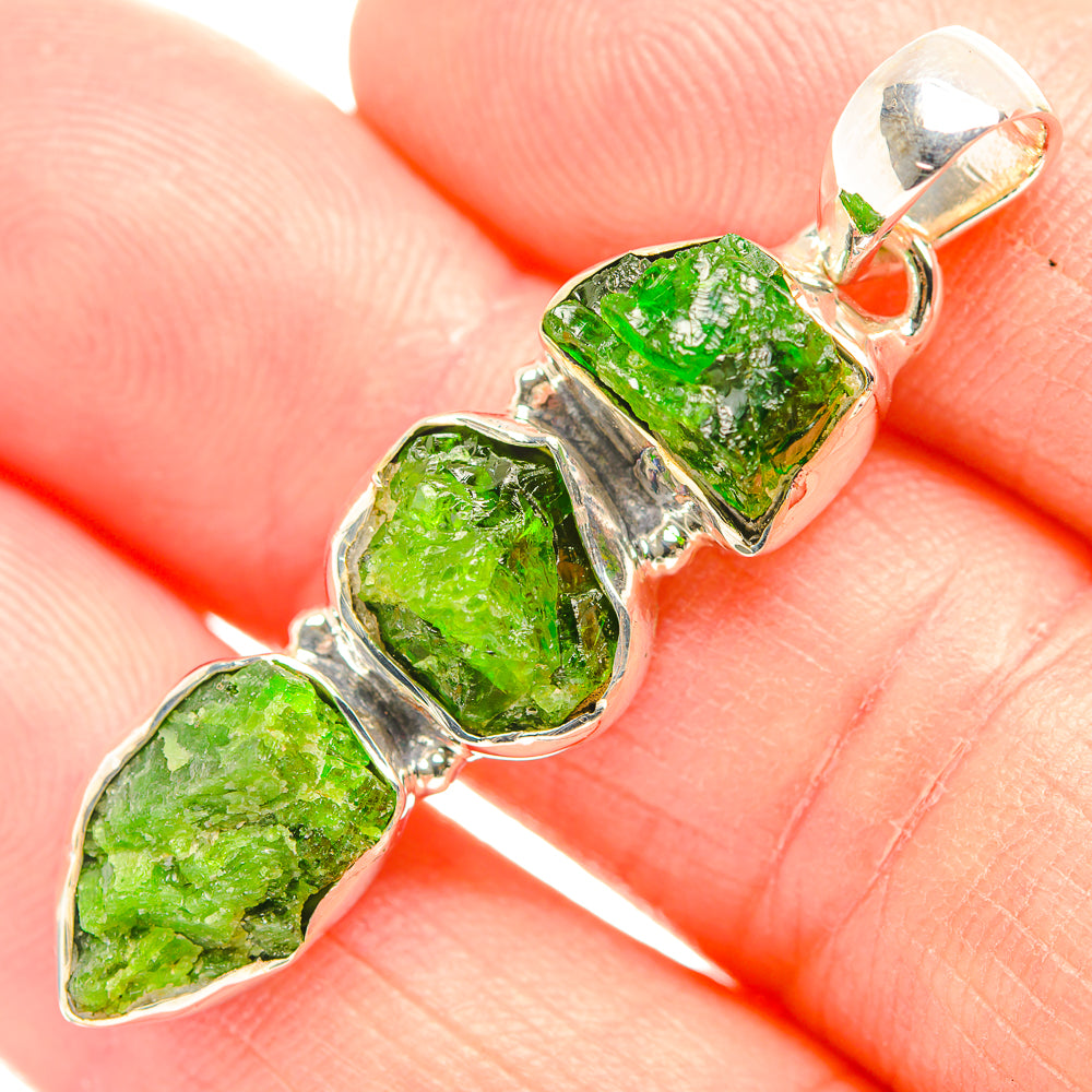Chrome Diopside Pendants handcrafted by Anasilvercos - PD32145
