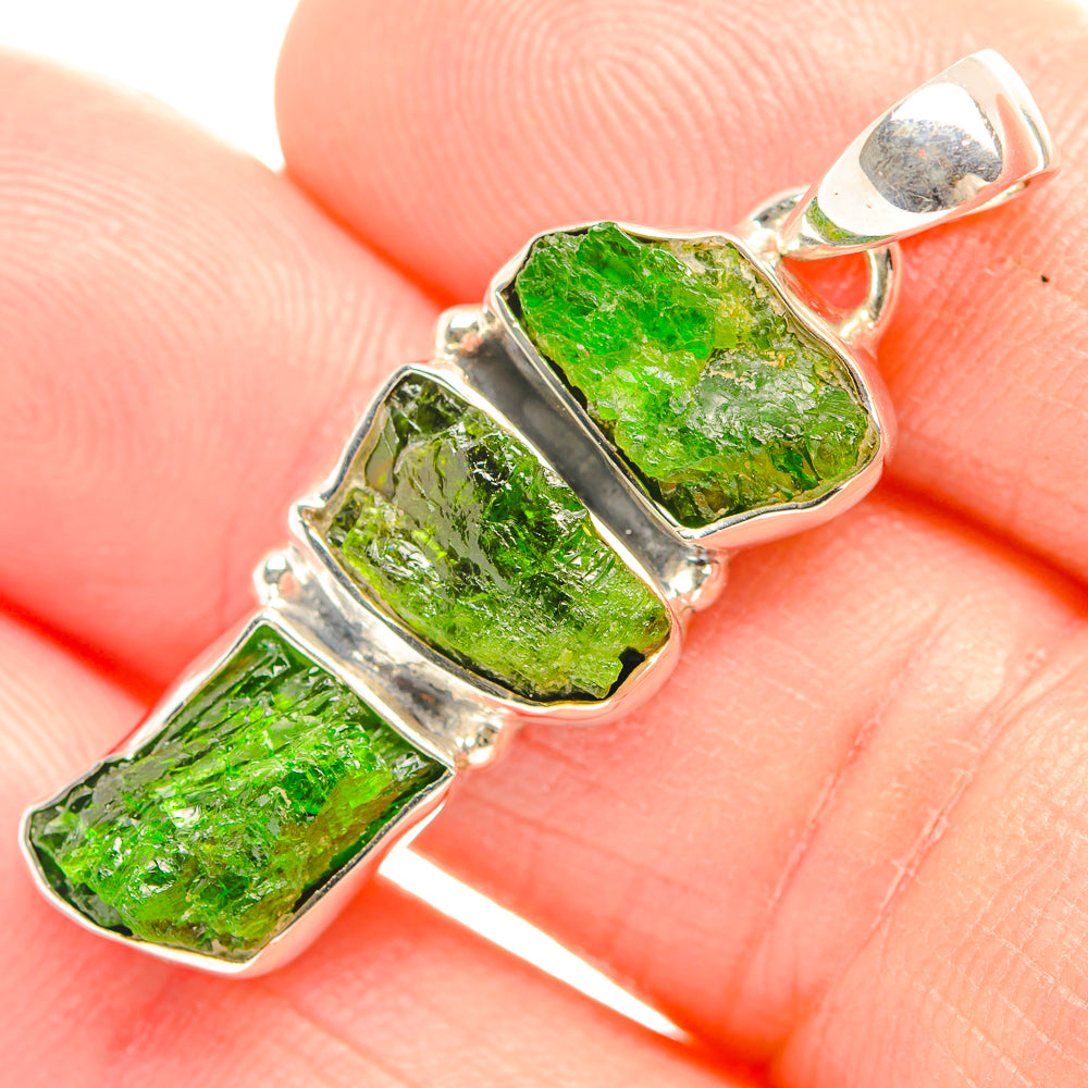 Chrome Diopside Pendants handcrafted by Anasilvercos - PD32158