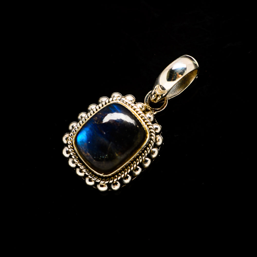 Labradorite Pendants handcrafted by Anasilvercos - PD731697