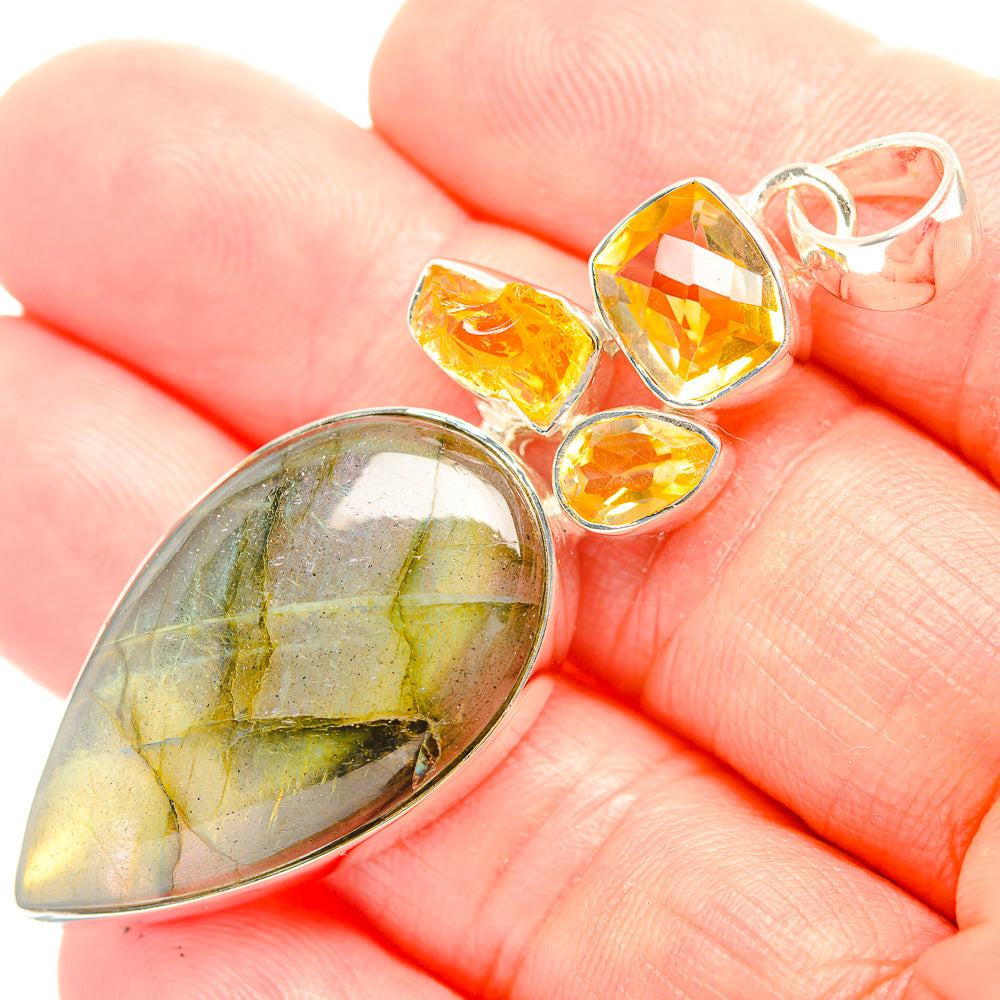 Labradorite Pendants handcrafted by Anasilvercos - PD32242