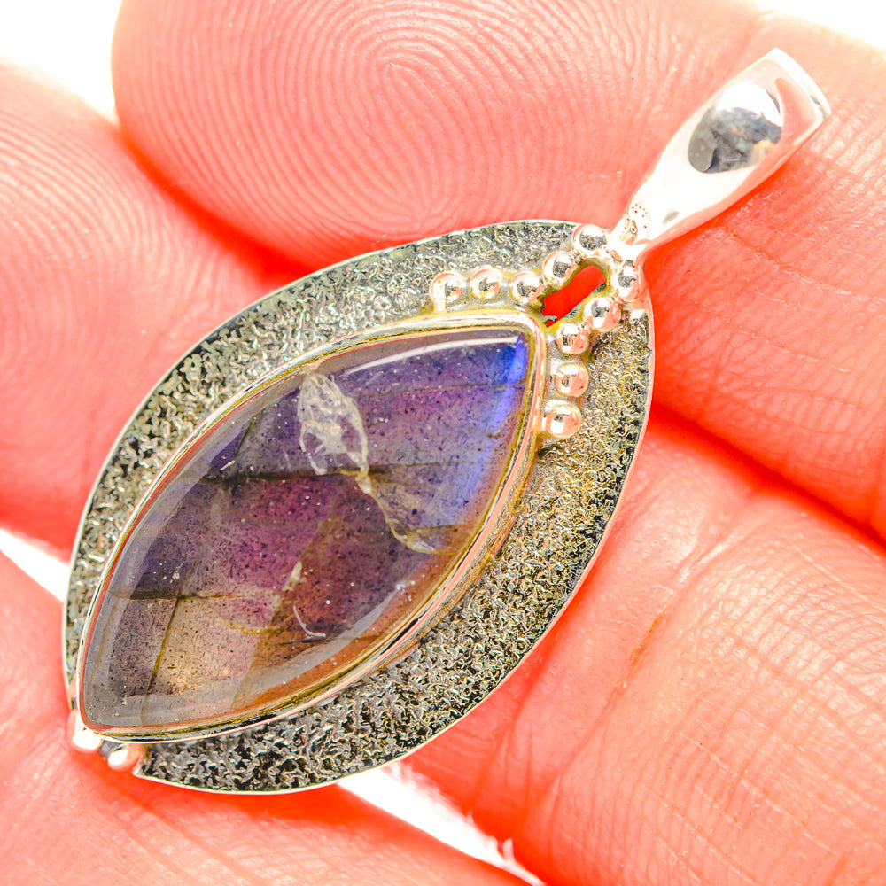 Labradorite Pendants handcrafted by Anasilvercos - PD32263