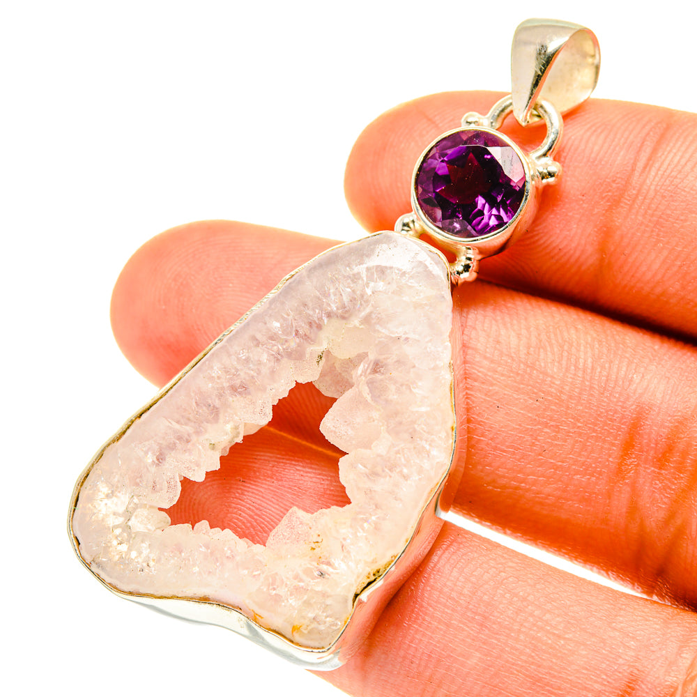 White Geode Slice Pendants handcrafted by Anasilvercos - PD3340