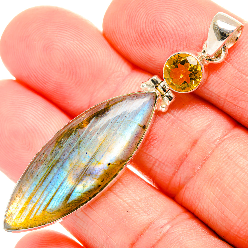 Labradorite Pendants handcrafted by Anasilvercos - PD33606