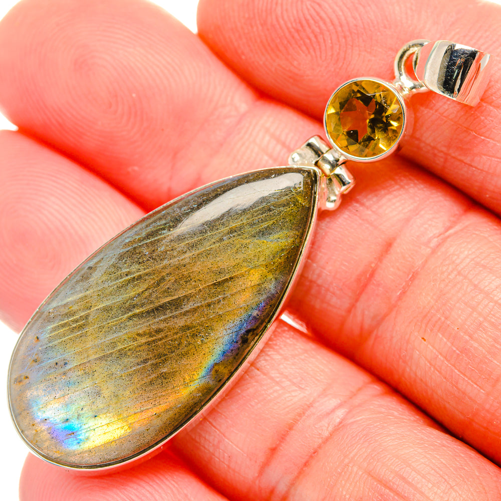 Labradorite Pendants handcrafted by Anasilvercos - PD33700