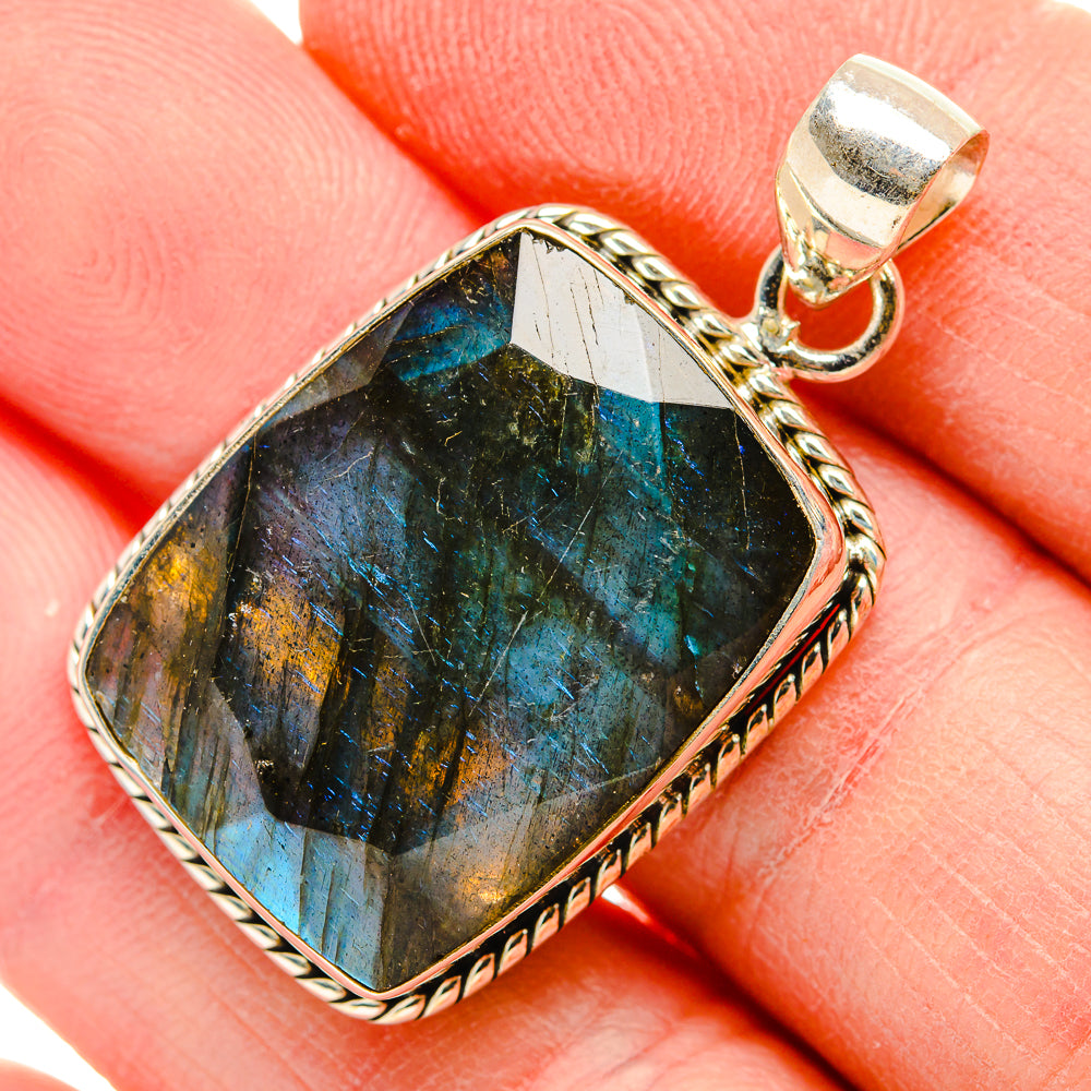 Labradorite Pendants handcrafted by Anasilvercos - PD34003