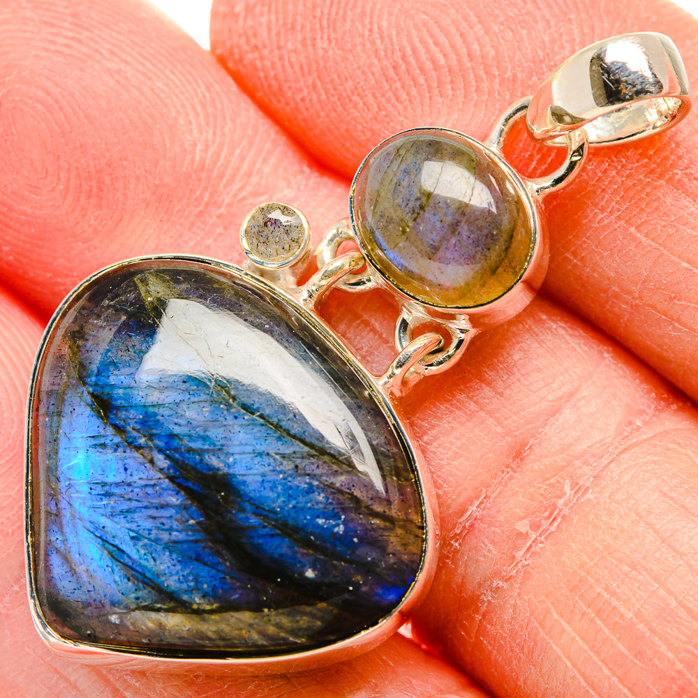 Labradorite Pendants handcrafted by Anasilvercos - PD34076