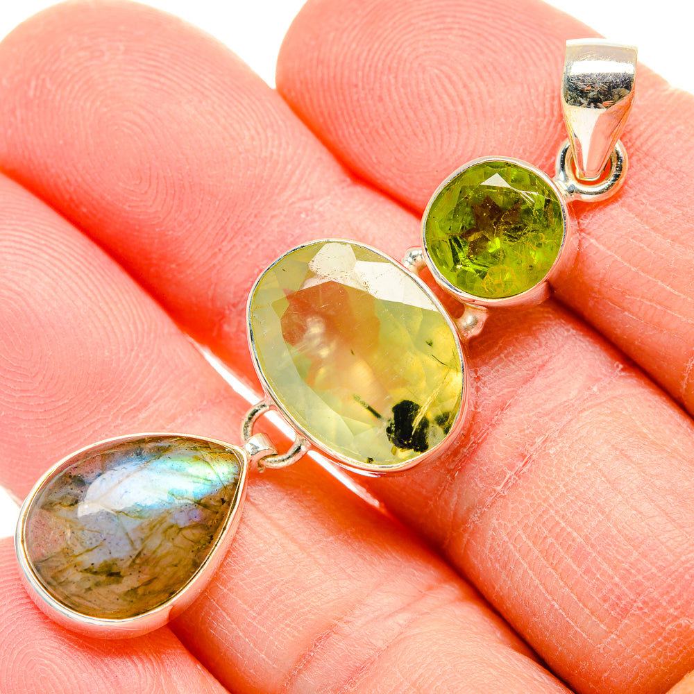 Labradorite Pendants handcrafted by Anasilvercos - PD34115