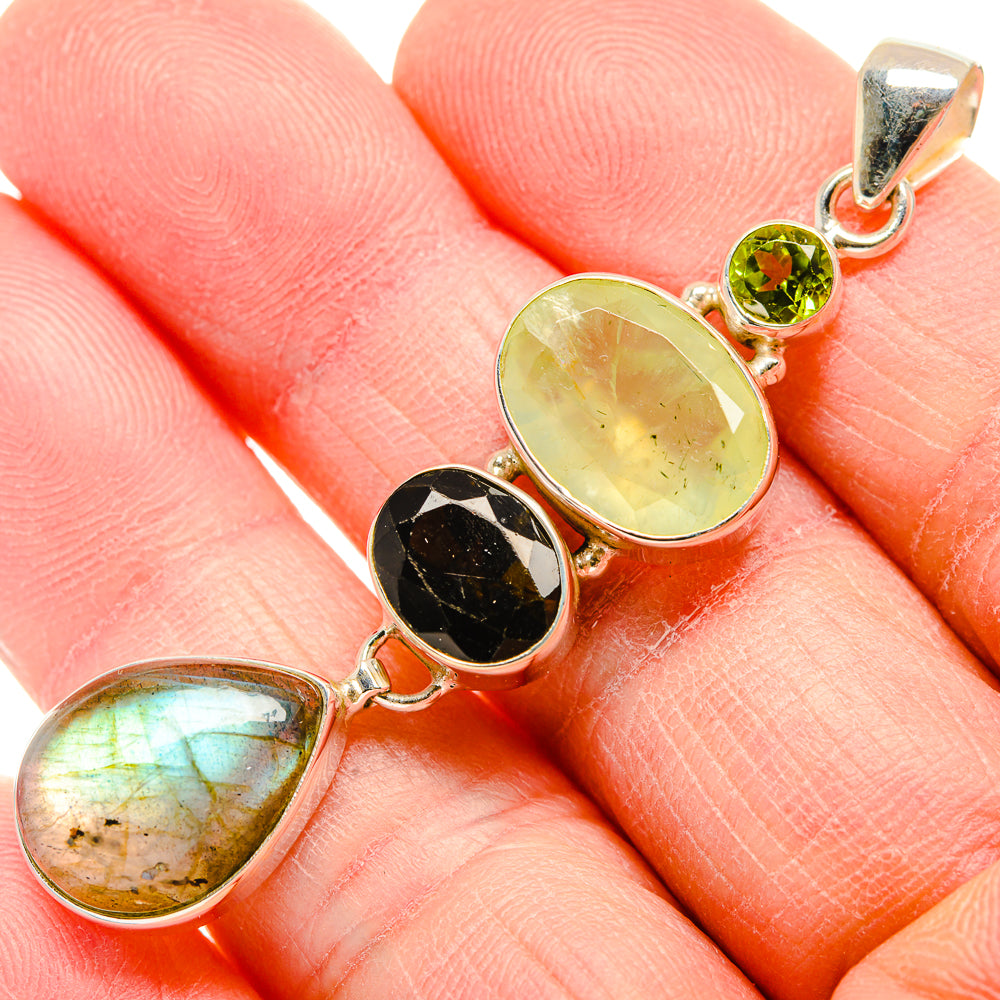 Labradorite Pendants handcrafted by Anasilvercos - PD34121