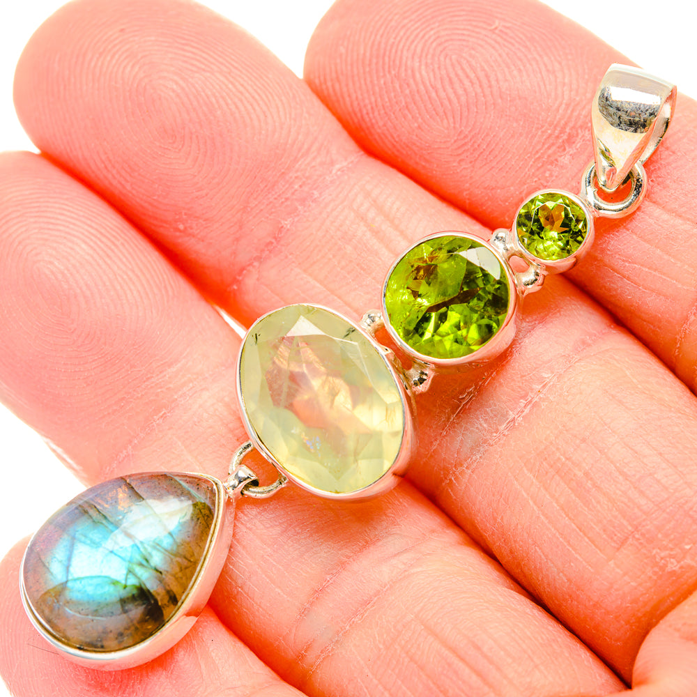 Labradorite Pendants handcrafted by Anasilvercos - PD34178