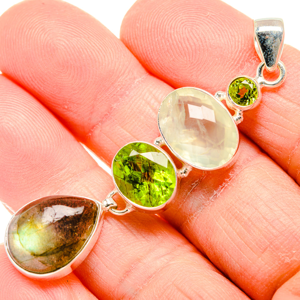 Labradorite Pendants handcrafted by Anasilvercos - PD34179