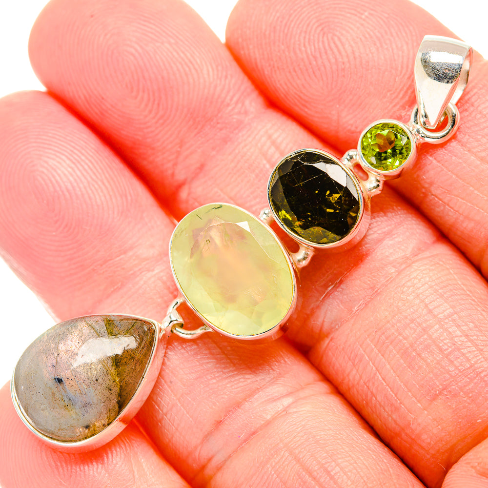 Labradorite Pendants handcrafted by Anasilvercos - PD34233
