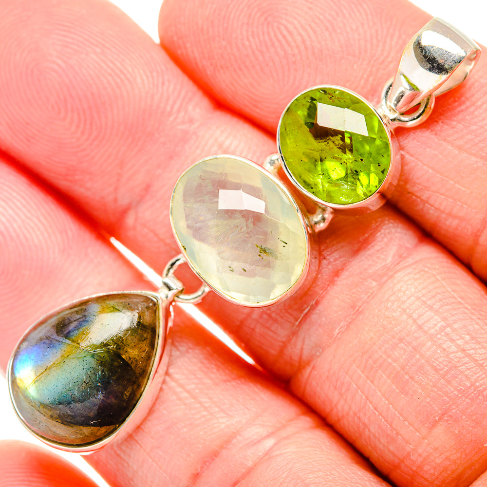 Labradorite Pendants handcrafted by Anasilvercos - PD34234