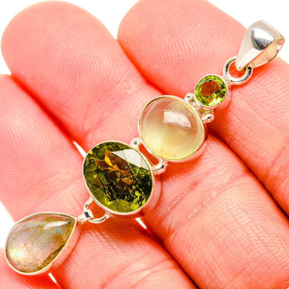 Labradorite Pendants handcrafted by Anasilvercos - PD34245