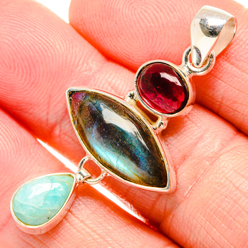 Labradorite Pendants handcrafted by Anasilvercos - PD34301