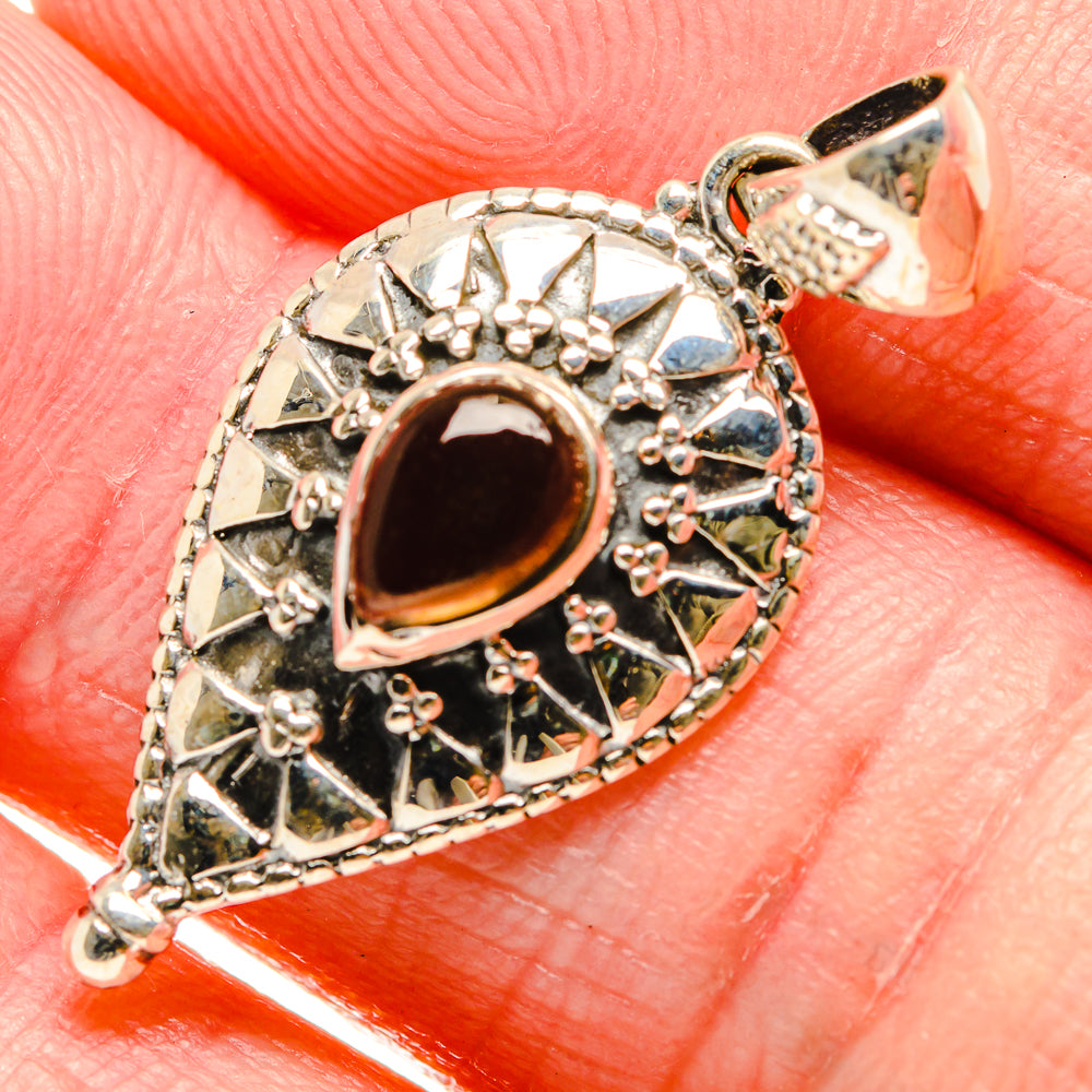 Labradorite Pendants handcrafted by Anasilvercos - PD34330