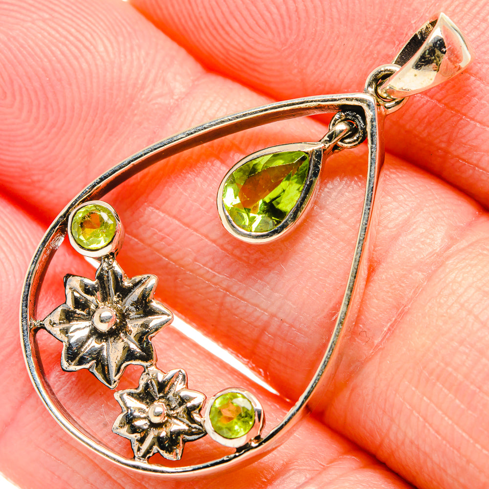 Peridot Pendants handcrafted by Anasilvercos - PD34331