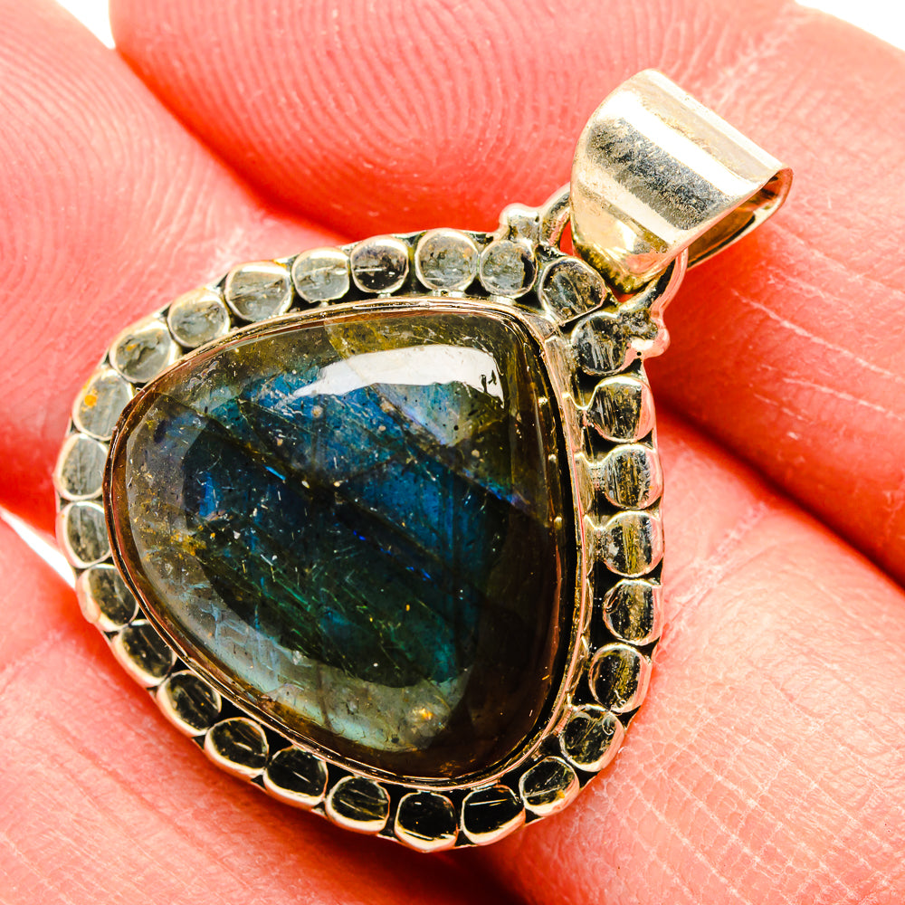 Labradorite Pendants handcrafted by Anasilvercos - PD34430