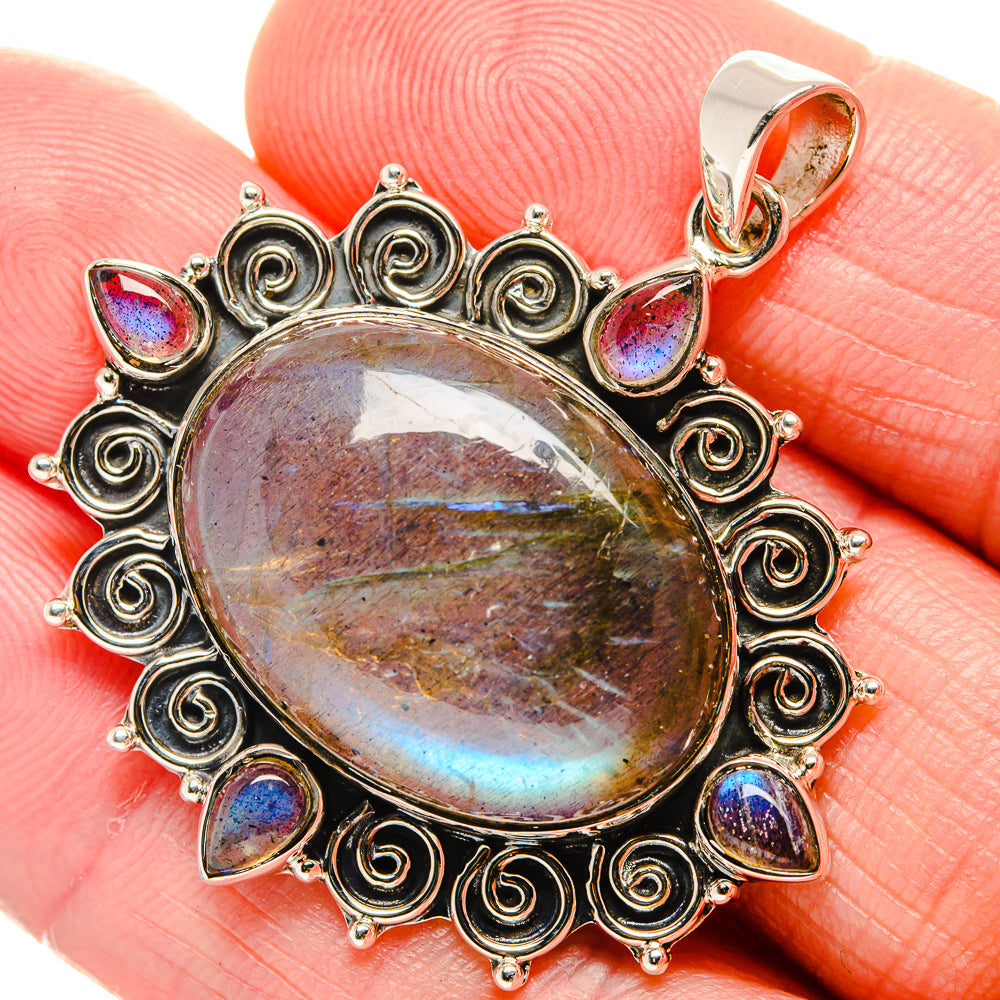 Labradorite Pendants handcrafted by Anasilvercos - PD34517