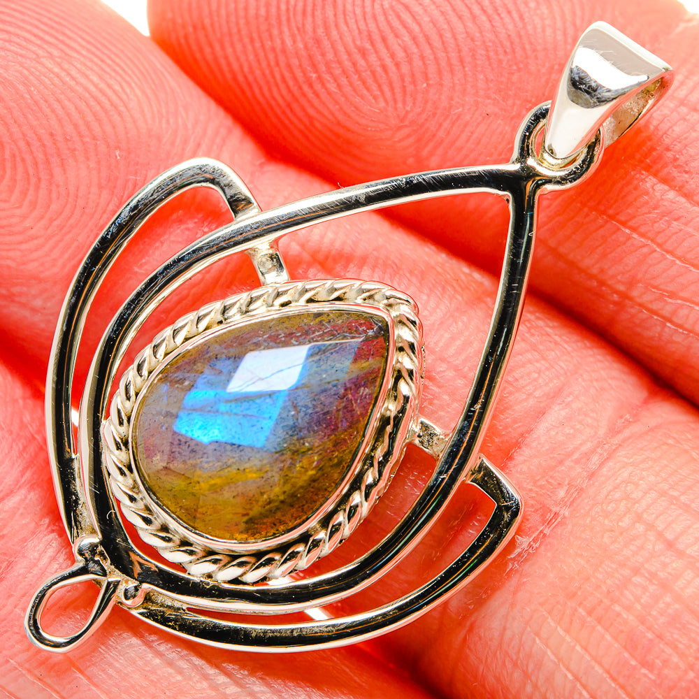 Labradorite Pendants handcrafted by Anasilvercos - PD34527