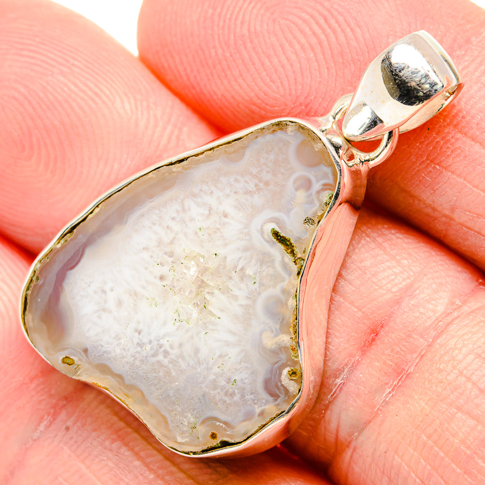 White Geode Slice Pendants handcrafted by Anasilvercos - PD34931