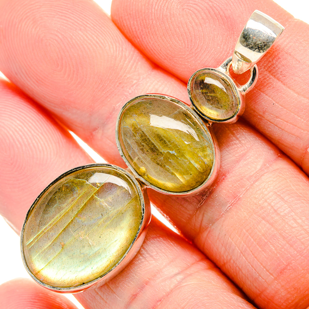 Labradorite Pendants handcrafted by Anasilvercos - PD34967