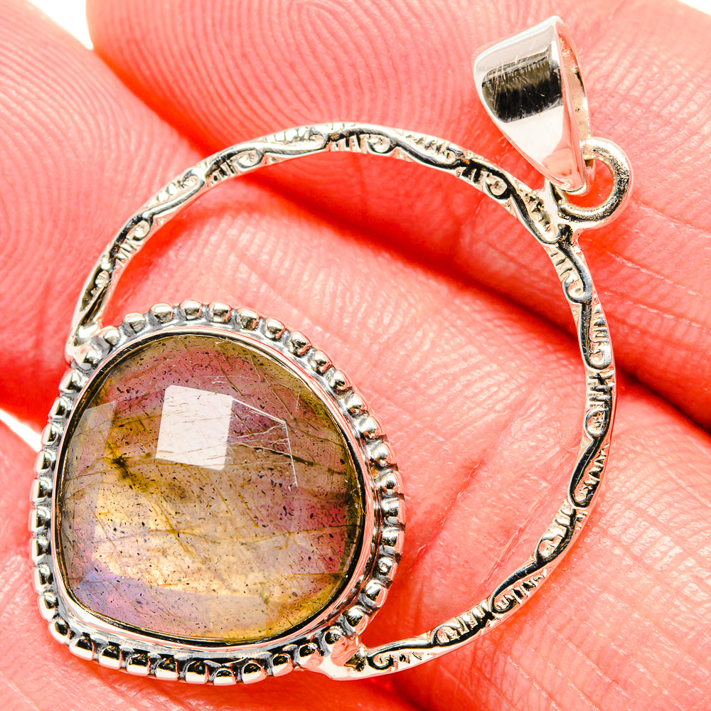 Labradorite Pendants handcrafted by Anasilvercos - PD35007
