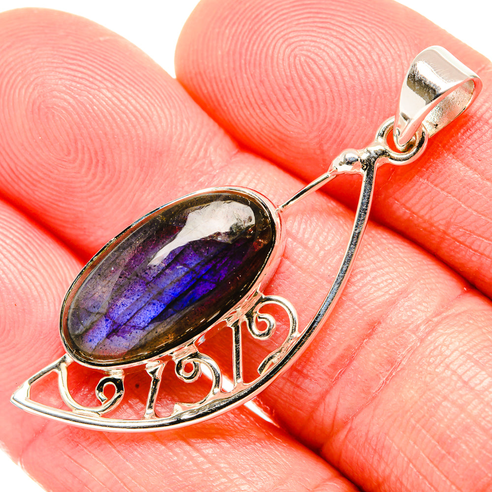 Labradorite Pendants handcrafted by Anasilvercos - PD35018