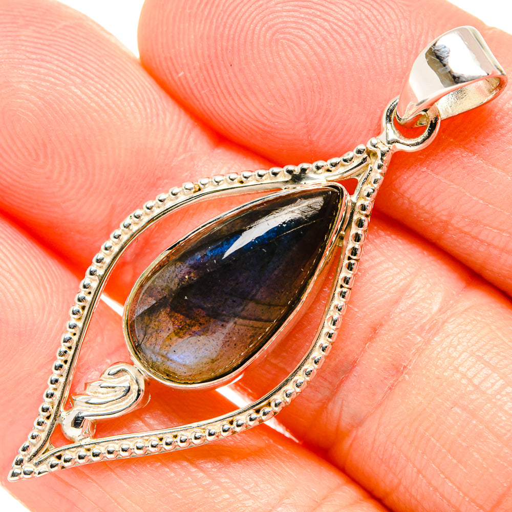 Labradorite Pendants handcrafted by Anasilvercos - PD35076