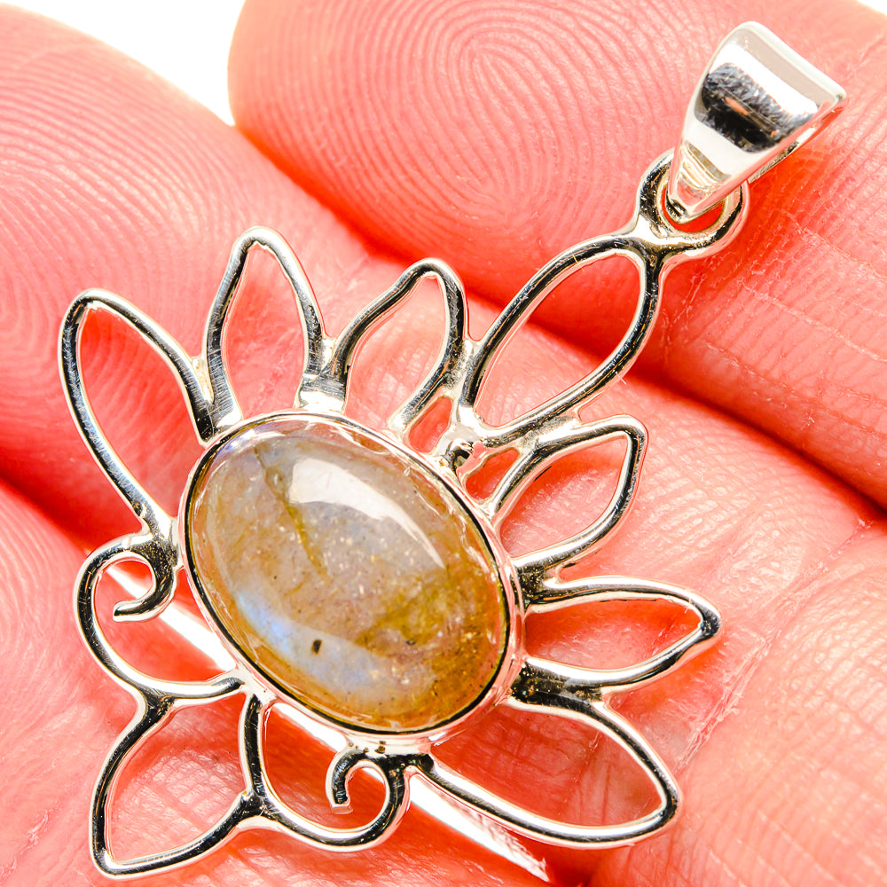 Labradorite Pendants handcrafted by Anasilvercos - PD35086