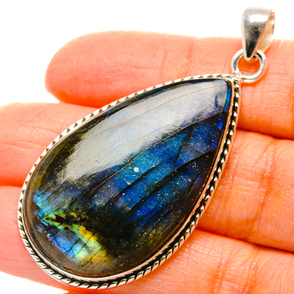 Labradorite Pendants handcrafted by Anasilvercos - PD35152