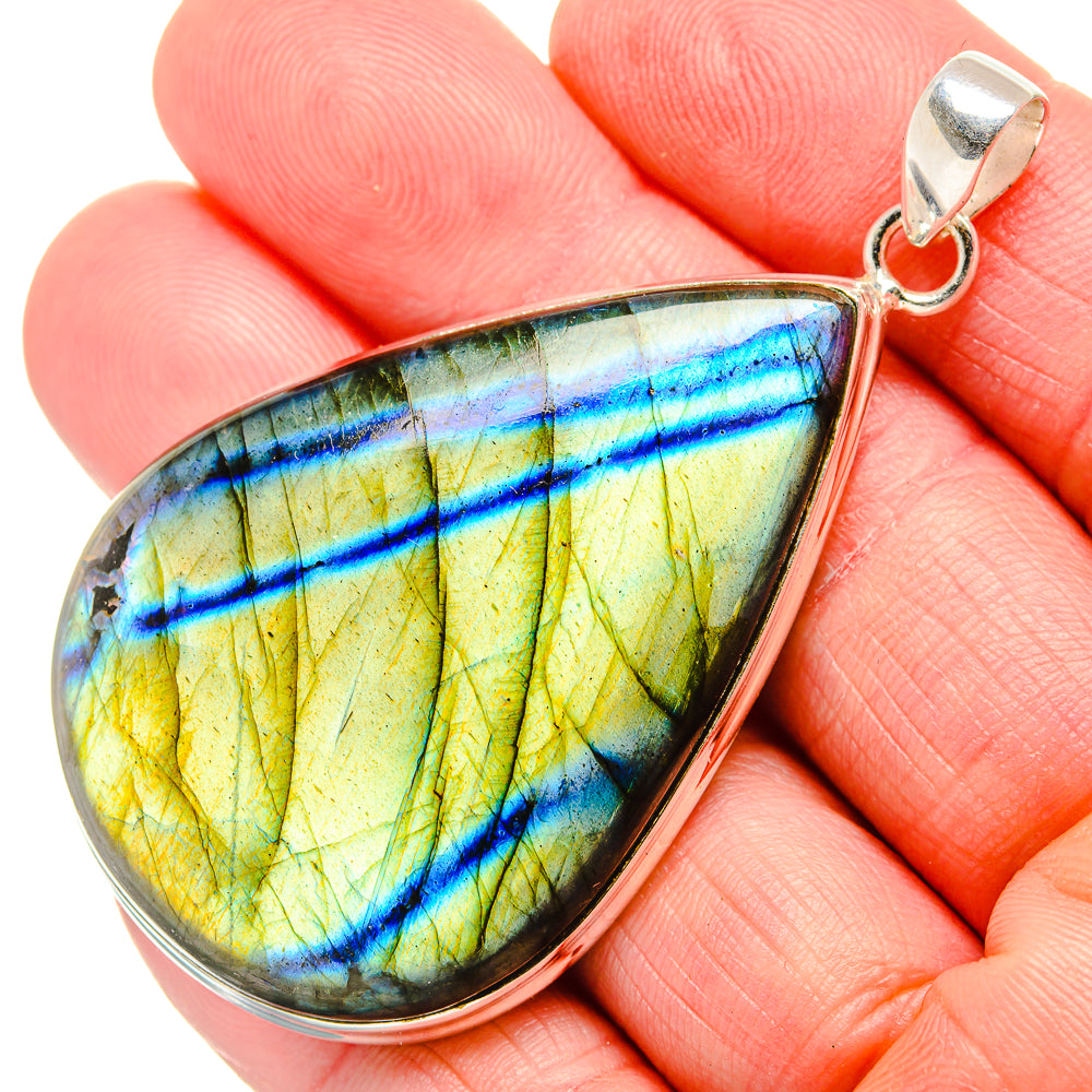 Labradorite Pendants handcrafted by Anasilvercos - PD35218