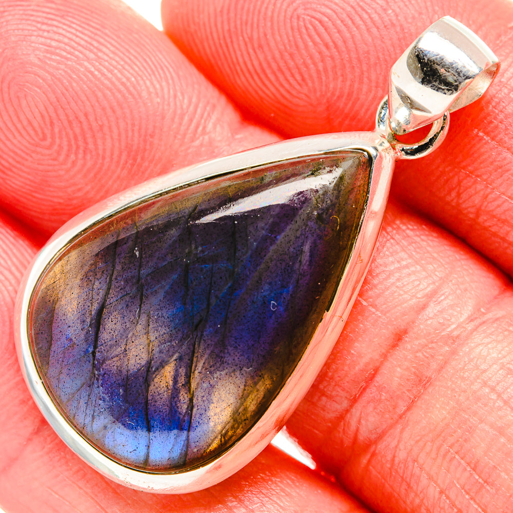 Labradorite Pendants handcrafted by Anasilvercos - PD35357