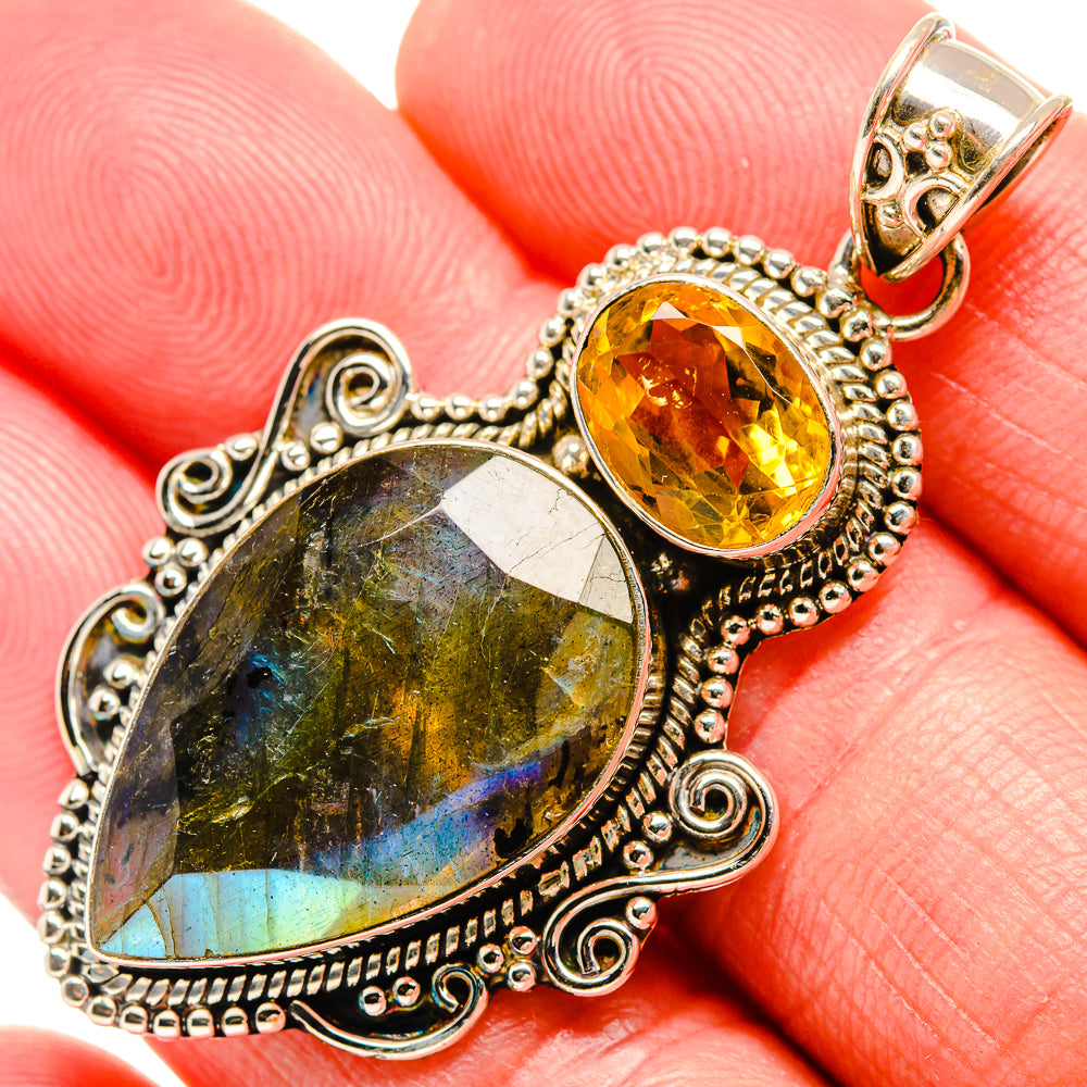 Labradorite Pendants handcrafted by Anasilvercos - PD35360