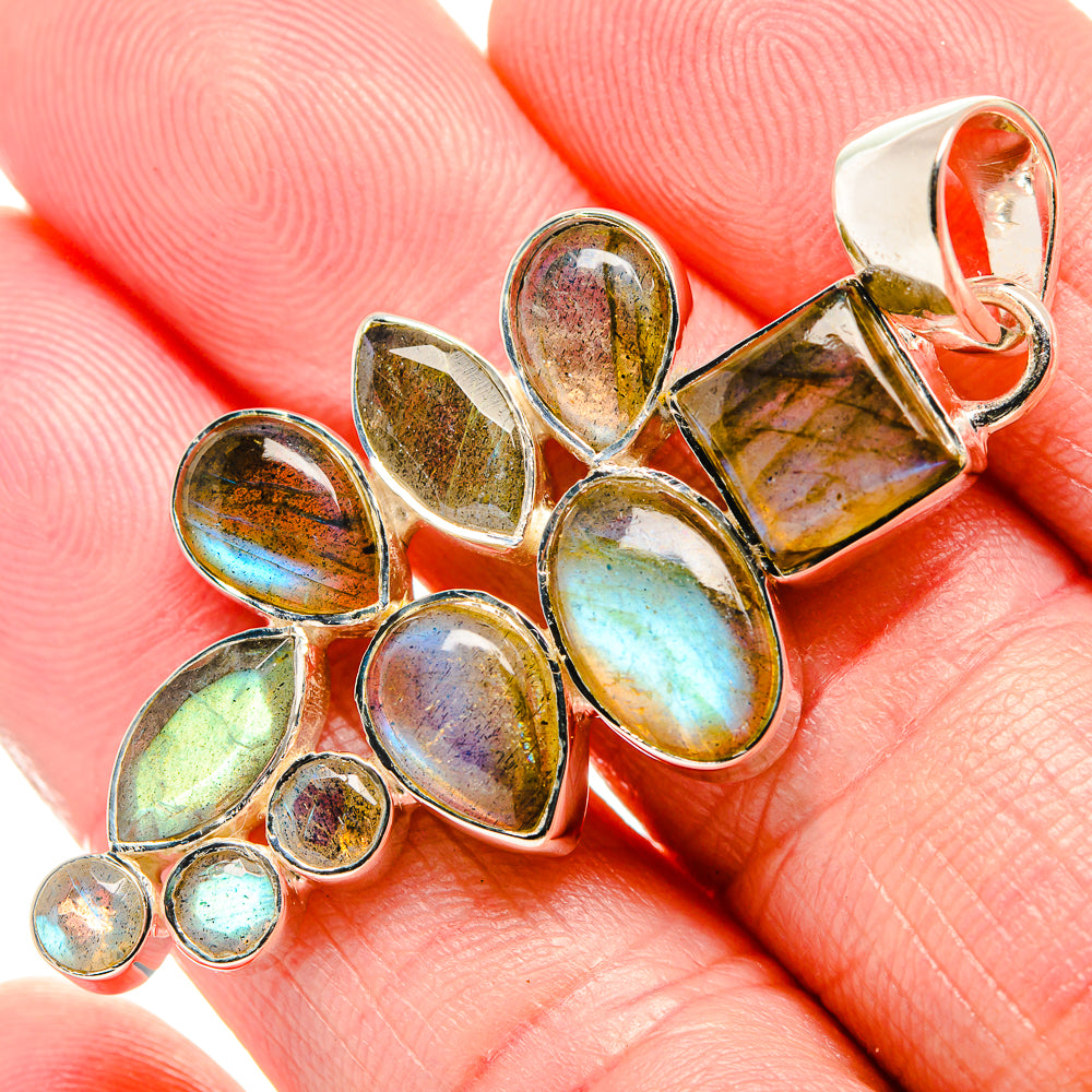 Labradorite Pendants handcrafted by Anasilvercos - PD35463