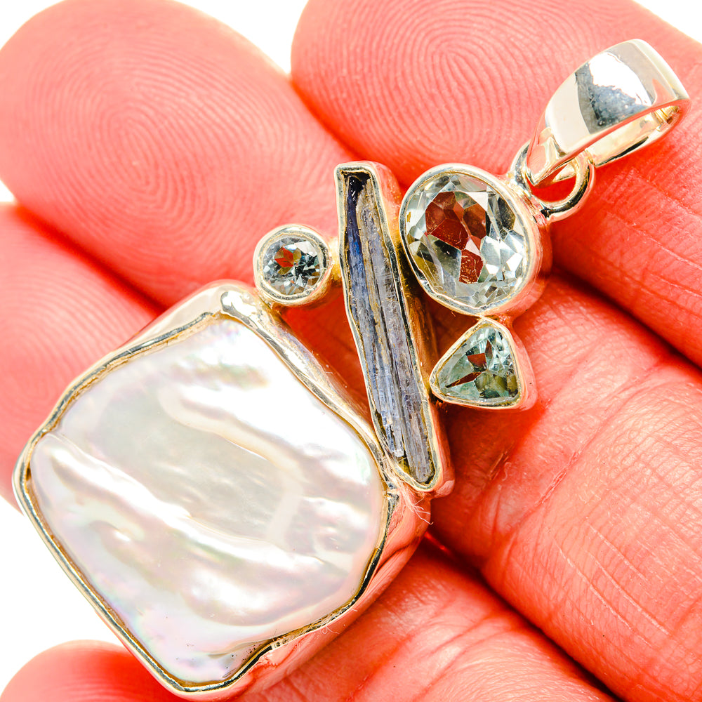 Mother Of Pearl Pendants handcrafted by Anasilvercos - PD35548