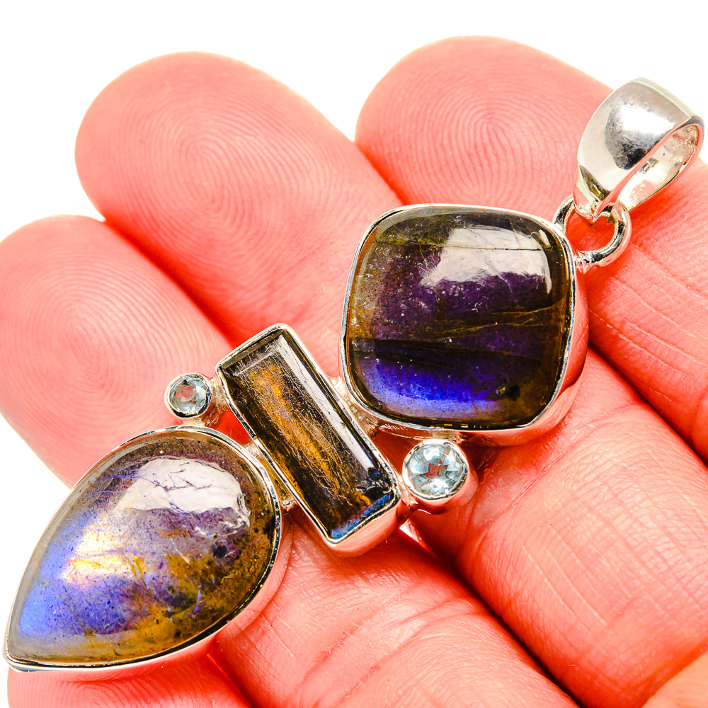 Labradorite Pendants handcrafted by Anasilvercos - PD35562