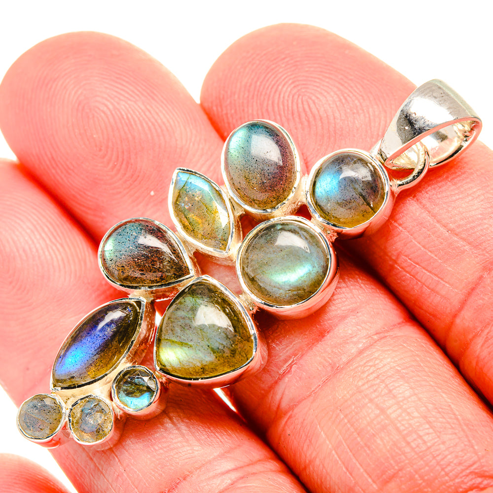 Labradorite Pendants handcrafted by Anasilvercos - PD35588