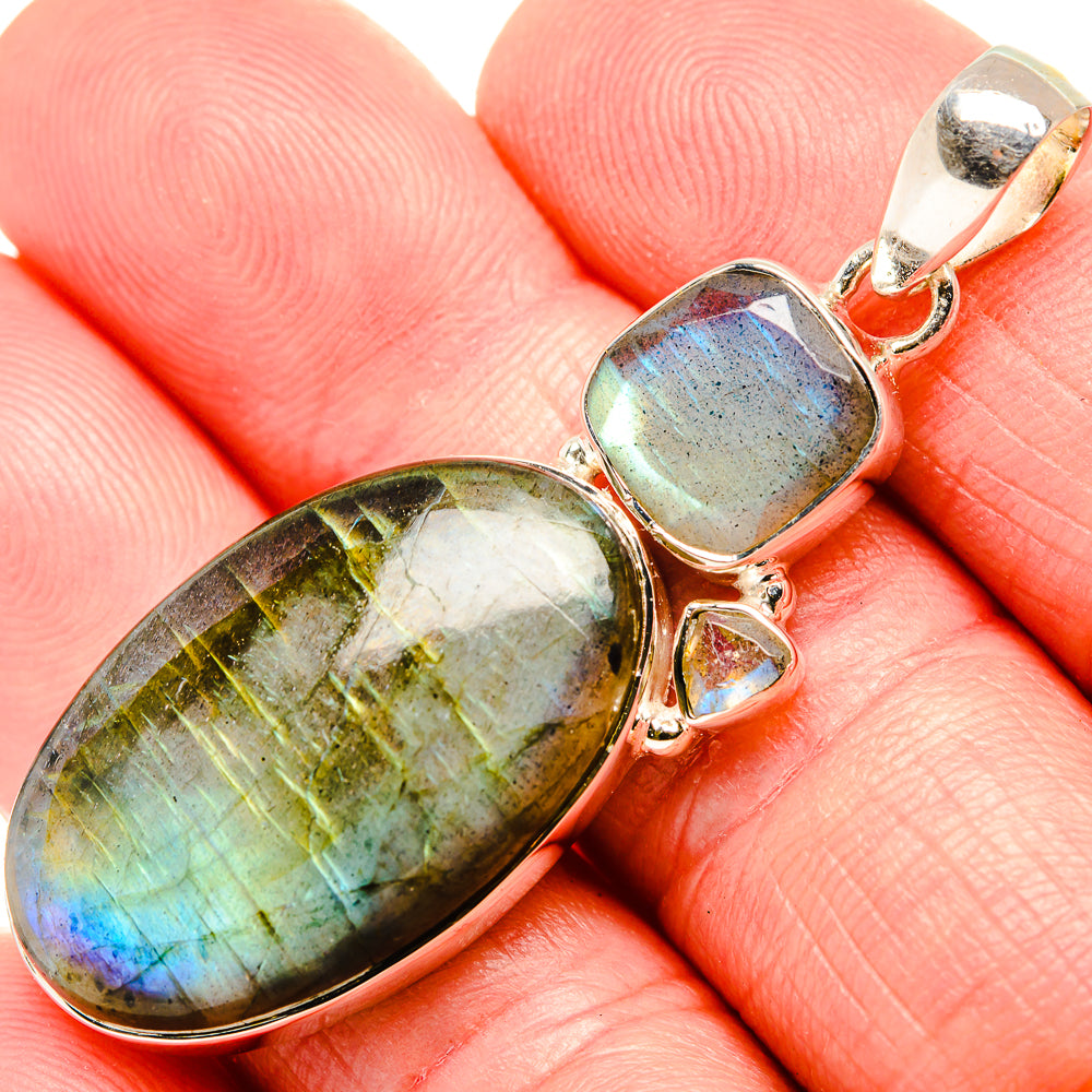 Labradorite Pendants handcrafted by Anasilvercos - PD35604